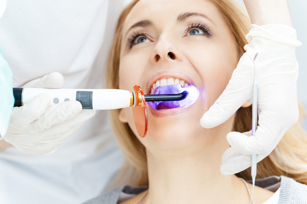 Чистка зубных отложений и отбеливание зубов в Щербинке